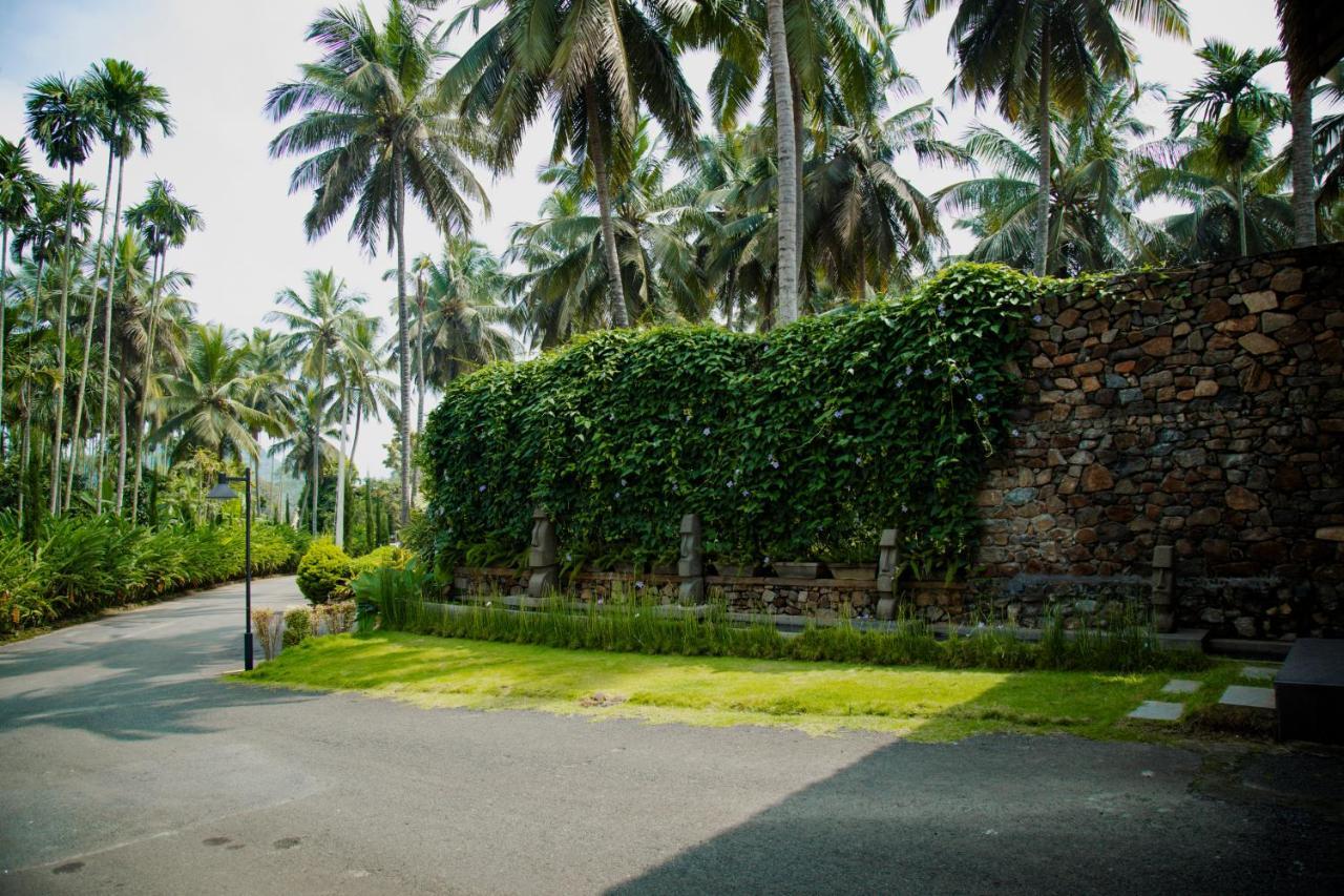 Maayaa Riverside Villa By Kpm Tripenta Attappadi Bagian luar foto